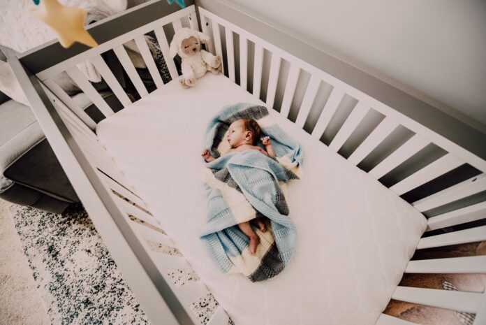 Jakie łóżko wybrać dla niemowlaka?
