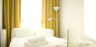 Jak wybrać odpowiednią wielkość łóżka tapicerowanego dla swojej sypialni?"