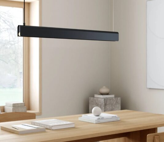 Elegancka czarna lampa do biura - LED