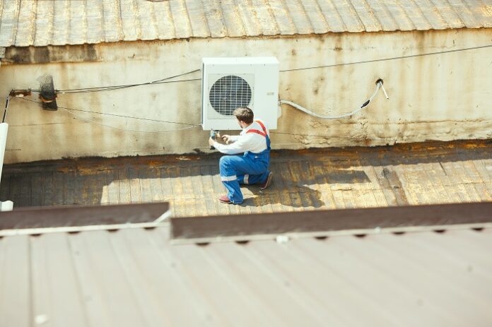 Jak zamontować jednostkę zewnętrzną klimatyzacji